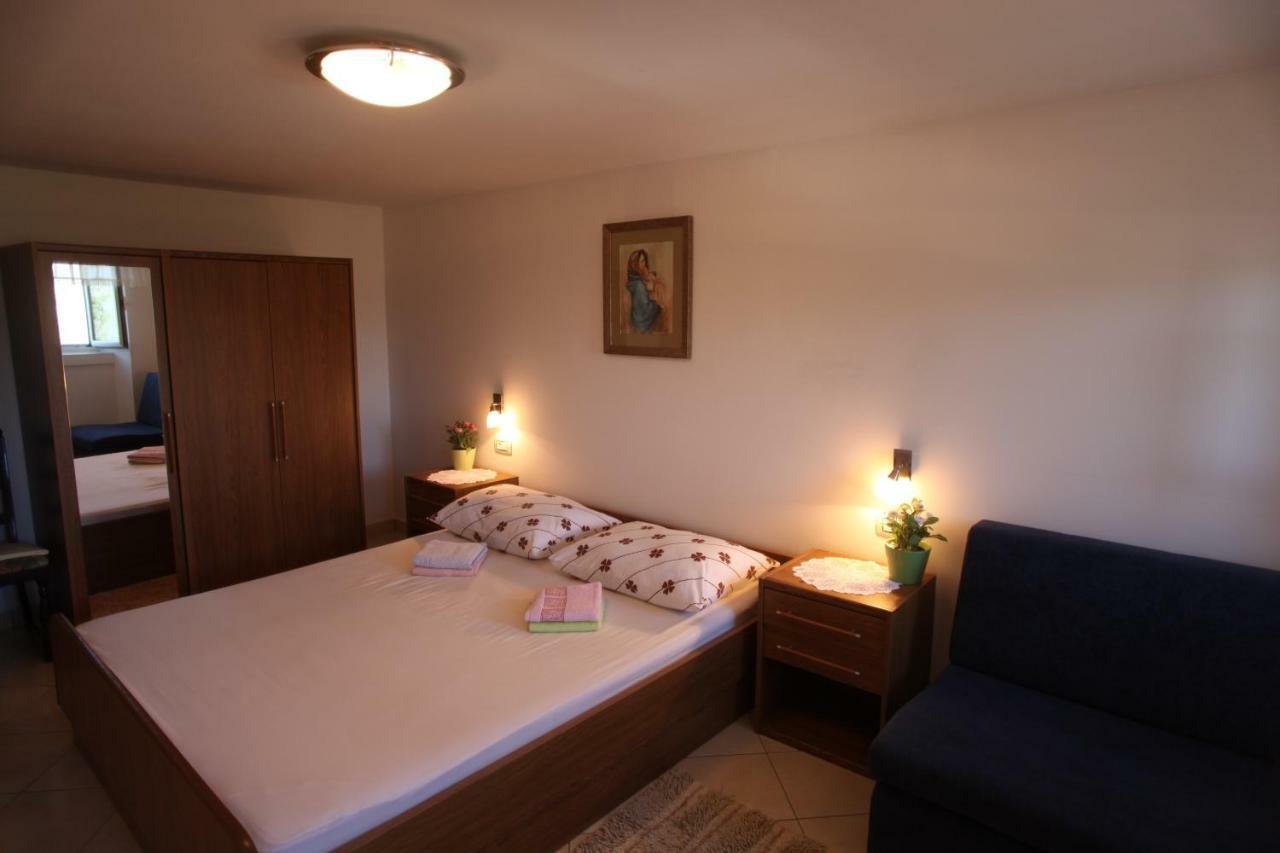 Accommodation Lily Vrana  Zewnętrze zdjęcie